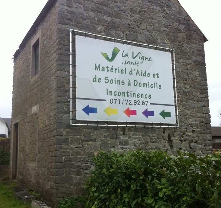 Bâche Micro Perforée sur cadre tubulaire en ALU La Vigne Santé